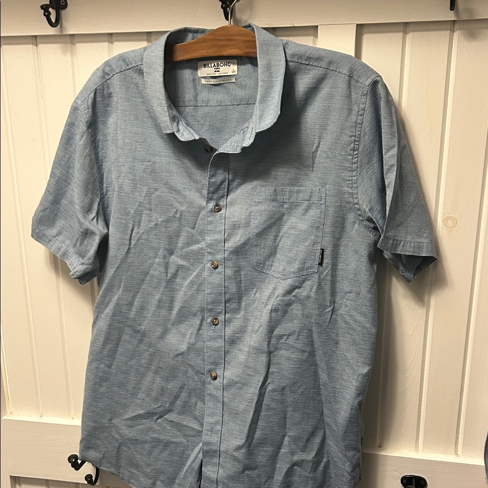 Billabong Men's Light Blue Casual Button Down Shirt L
